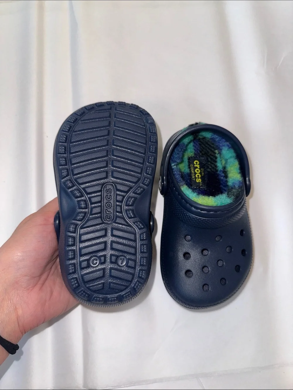 CROCS NWOT Kids Navy Classic Lined Clog - Blue-Green Bold Check Fleece Size 7